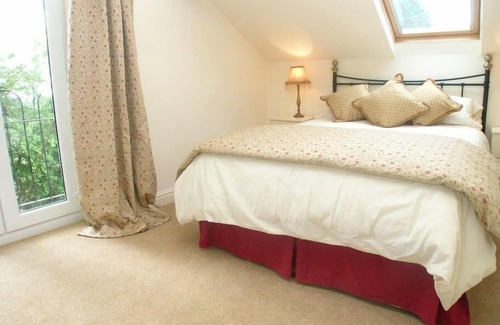 Saintbury Other | Juliet Cottage - Sleeps up to 3 - Large Hot Tub
