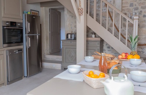 Maussane House | Juliette's house with swimming pool and garden