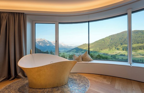 Ullach Villa | JULISAM - THE ULTIMATE LUXURY CHALET