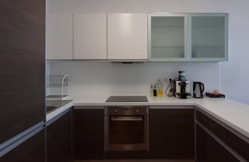 Nove Mesto Apartment | Juls Apartment/w parking and AC in 3 Towers