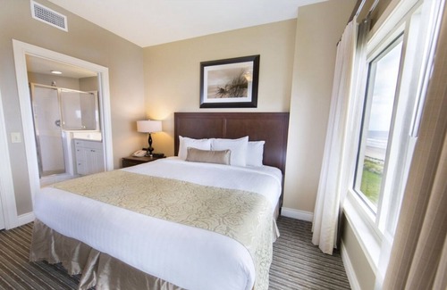 Beachside Village Resort | July 4th! Beachfront entire 1bed/1bath Condo!
