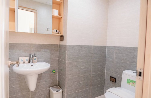 Tinh Gia Hotel | Juna Hotel