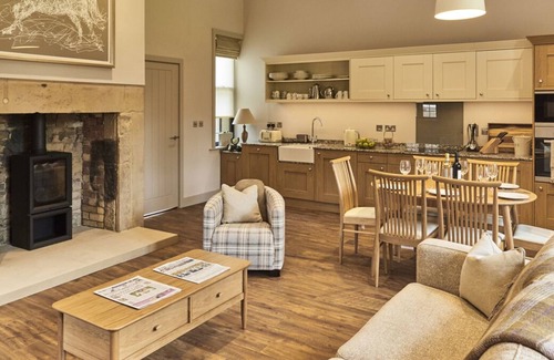 Walwick Villa | Juneberry House - Two Bedroom Villa, Sleeps 4