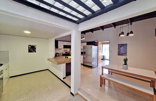 Rohrmoser Bed & Breakfast | Jungla Urbana BnB