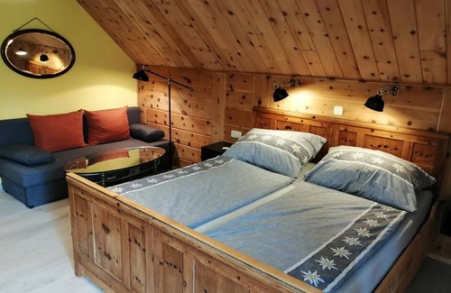 Sankt Peter in Holz Bed & Breakfast | Junior Suite "alfons Walde" - Landhaus Gritschacher