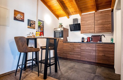 Waggershausen Apartment | Junior Suite-Executive-Private Bathroom-Mountain view