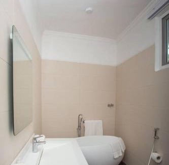 Kokrobite Hotel | Junior Suite Earth - 5C