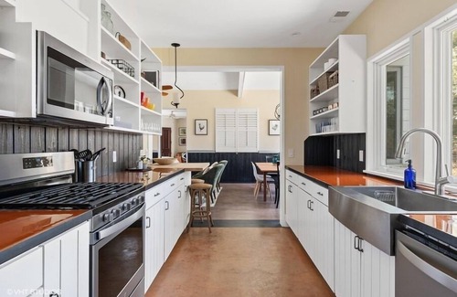 Harbert House | Juniper Presents: Cozy Bungalow w/EV Charger and Hot Tub, Near Beaches