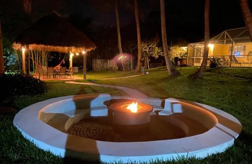 Jupiter Farms House | JUPITER WATERFALLS - NEWLY UPDATED - TIKI HUT, FIRE PIT, KITCHEN, POOL HEATER and MORE