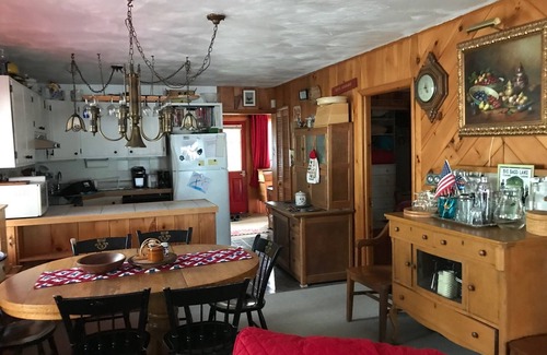 Swanton Cottage | Just 50 feet from Lake Champlain