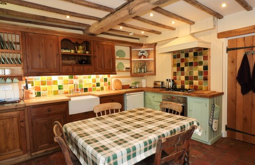 Alfreton Cottage | JUST A COTTAGE, NEWLANDS FARM, pet friendly in Golden Valley