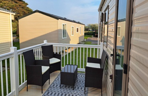 Par House | Just a stone's throw from Par Beach & its scenic coastal paths,
