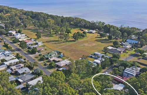 Toogoom House | Just Beachy - 2BR - Close to Beach - WIFI - Renovated