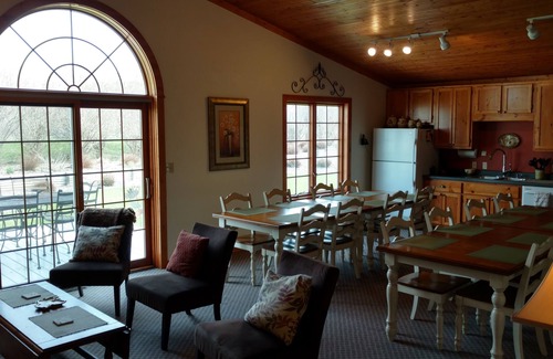 Suamico House | Just Like Home, Private Rooms, Sleeps 16(No Bunk Beds), 13 Miles To Lambeau
