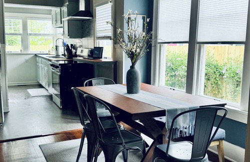 South Bend House | Just Renovated-Just for You! 2Bed 2Bath - 2.3 m from Notre Dame- Game Day Ready