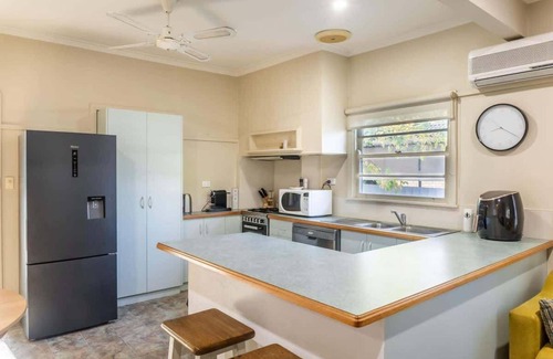 Myrtleford House | Just the Spot - Budget, Family & Pet Friendly