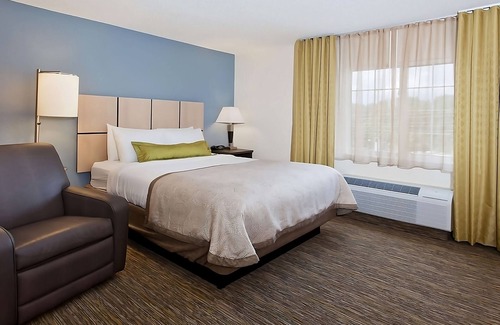 Southfield Resort | Just What You Were Looking For! Relaxing Room to Enjoy w/Kitchen, Free Parking