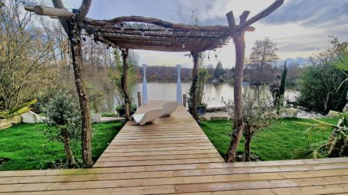 Prouilly House | KÄBANE 54, Lodge avec spa au bord de l'eau