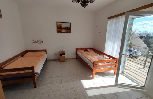 Badacsonyors House | Kékturás-Tóra-Nyíló privát bérlemény
