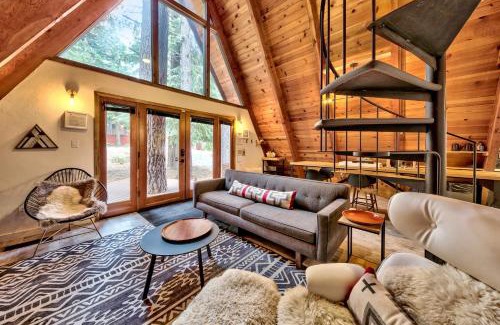 Pioneer Trail Apartment | Külhaus Cabin - Modern A-frame BBQ Adventure