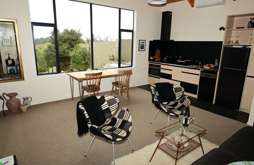 Tawharanui Cottage | Kākā Ridge Retreat Luxury Cottage at Tāwharanui