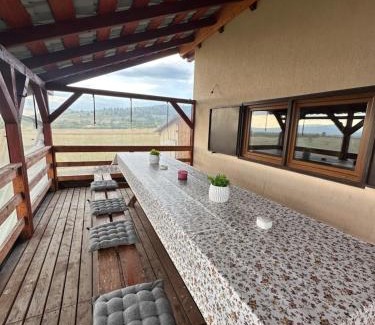 Suseni House | K&N vendégház