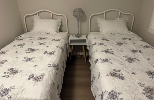 Niagara Falls Bed & Breakfast | K Niagara B&B