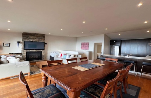 Mount Buller Apartment | K2 - Thirteen - Charming 3 bedroom apartment on Mt Buller