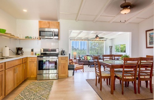 Ka'a'awa House | Kaaawa Home With Mountain View’s - 30 Day Min