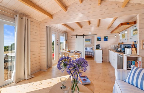 Waitao House | Kaiate - Papamoa Hills Holiday Cabin