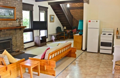 Wandiligong Cottage | KAIGHINS PLACE: Wandiligong