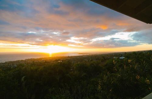 Kailua-Kona House | Kailua-Kona Exceptional Oceanview Home - Heated Oasis Pool & Stunning Ocean View