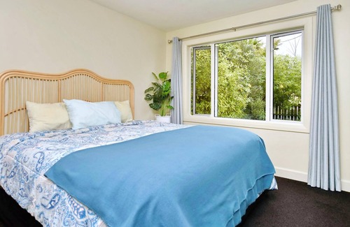 Christchurch House | Kainga Cottage - Chill out and relax - perfect for families