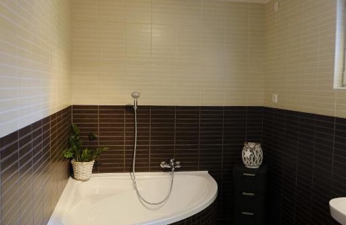 Balatonfokajar Apartment | Kajári Apartmanház