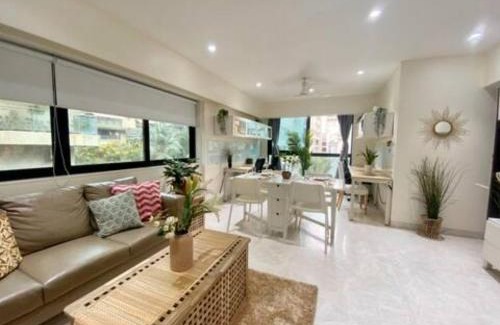 Bandra West Apartment | Kakad Classic 360, 16th Rd, Pali Village, Khar West by Connekt Homes