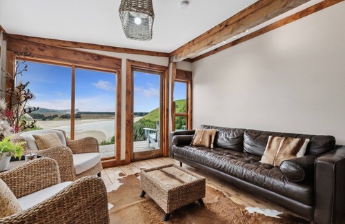 Cape Saunders Resort | Kakapo Cabin @ Kaimata Retreat, Rustic and Charming