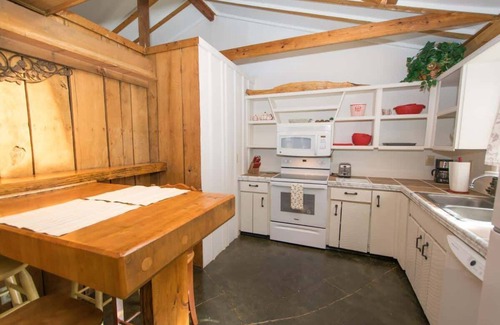 Valley Hill House | Kaleidoscope Cottage