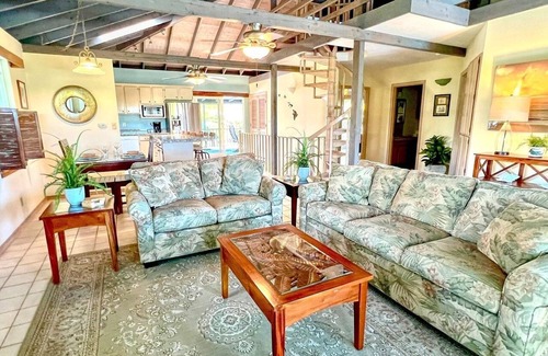 Keaau House | Kaloli Sunrise by the Sea - private pool, lanais, and home!