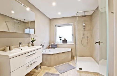 Hoehr-Grenzhausen Apartment | Kaminfeuer