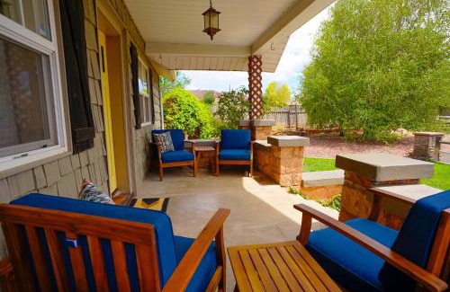 Kanab House | Kanab Family Home with Red Rock Views & Private Backyard