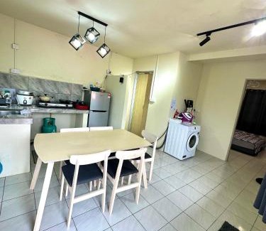 Kampung Kiau House | Kanso Hill Guesthouse