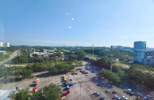 Cyberjaya Apartment | Kanvas Soho Cyberjaya/Netflix/Gym/Jacuzzi/KLIA