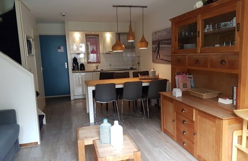 Hollum Apartment | Kapershut 'Family Plus' for 1-6 persons, close to the beach, with indoor pool