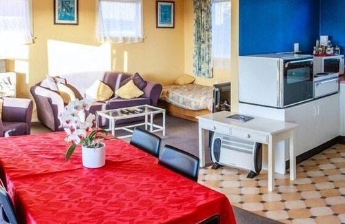 Paraparaumu Beach House | Kapiti Seaside Magic