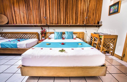 Crown Point Hotel | Kariwak Village Holistic Haven