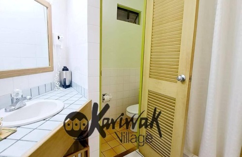 Crown Point Hotel | Kariwak Village Holistic Haven