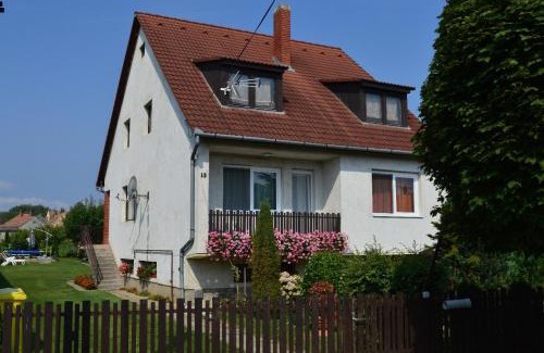 Balatonkeresztur Apartment | Karolina Appartman