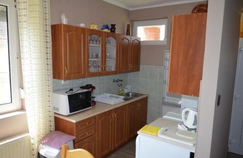 Balatonkeresztur Apartment | Karolina Appartman