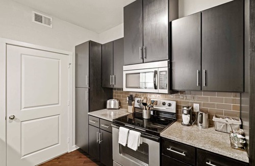 Northeast Dallas Apartment | Kasa | 1BD, Walk to SMU | Dallas