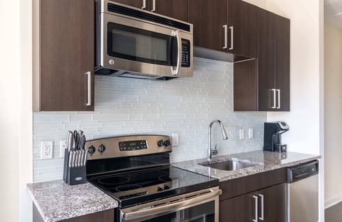 Del Ray Apartment | Kasa | Homey Studio + Fire Pit | Alexandria